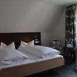 Castell & Restaurant Leinsweiler