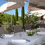 Castell & Restaurant 3*