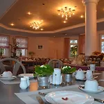 Castell & Restaurant Hotel Leinsweiler
