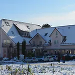 Castell & Restaurant Hotel 3*