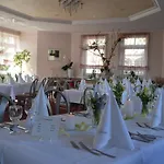 Castell & Restaurant Leinsweiler