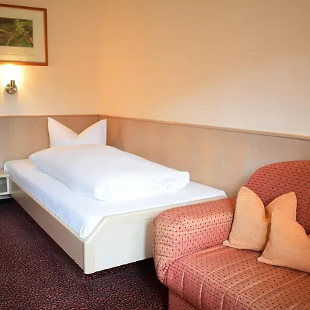 Castell & Restaurant 3*
