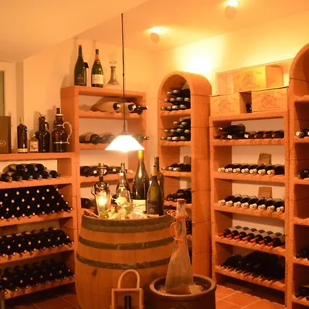 Castell & Restaurant Hotel