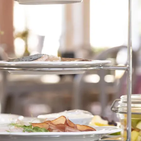 Castell Hotel&restaurant Hotel