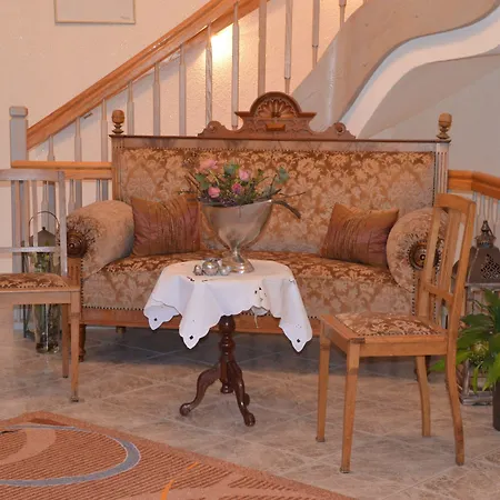 Hotel Castell & Restaurant 3*