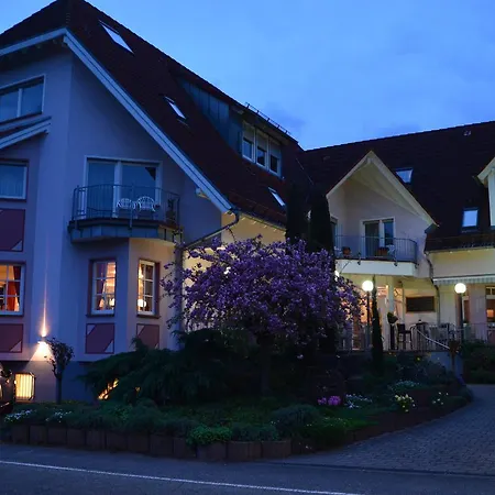 Castell & Restaurant Szálloda