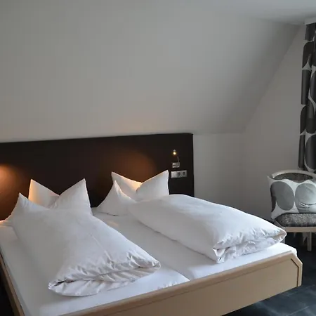 Castell & Restaurant 3*