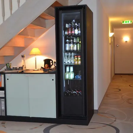 Castell & Restaurant Szálloda 3*