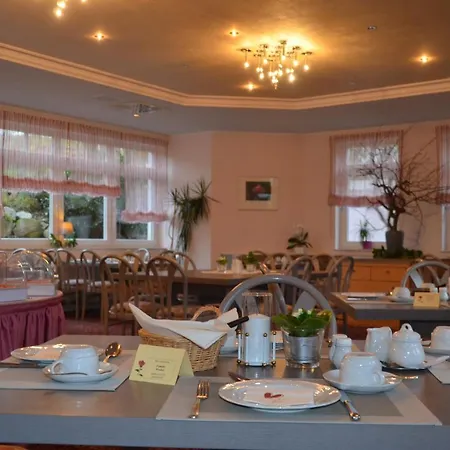 Castell & Restaurant 3*