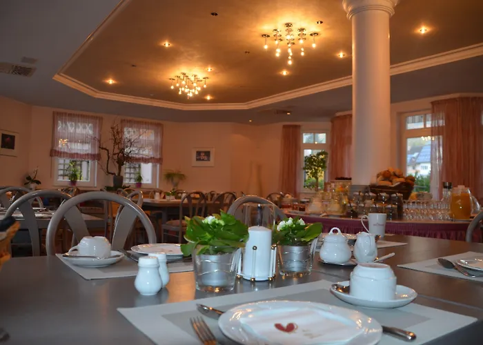 Castell & Restaurant Hotel Leinsweiler