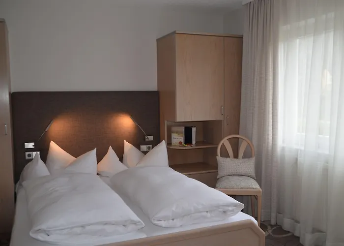 Castell & Restaurant Hotel Leinsweiler