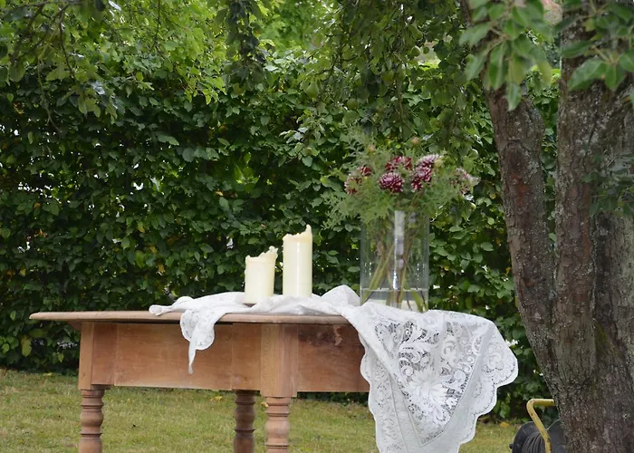 Castell & Restaurant Hotel 3*