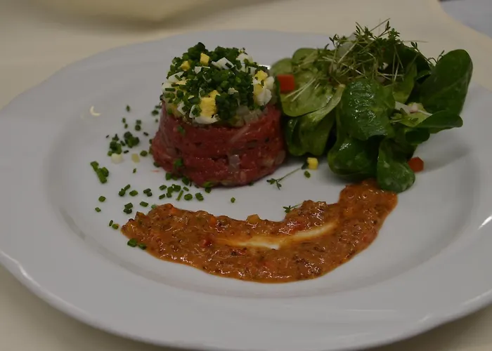 Castell & Restaurant Hotel 3*