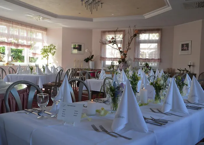 Castell & Restaurant Leinsweiler