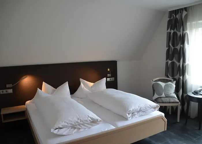 Castell & Restaurant 3*